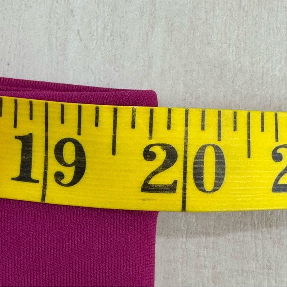 EUC Lululemon Swift Speed High-Rise Crop 21" Size 20 LW6CBKS Magenta Purple - Picture 13 of 16